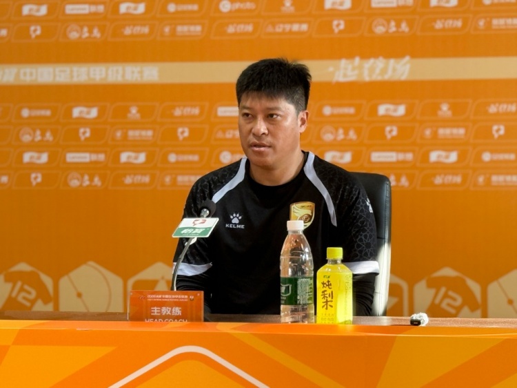大连鲲城赛前发布会:按计划备战,林隆昌表态争胜回馈球迷 大连鲲城赛前发布会:按计划备战,林隆昌表态争胜回馈球迷